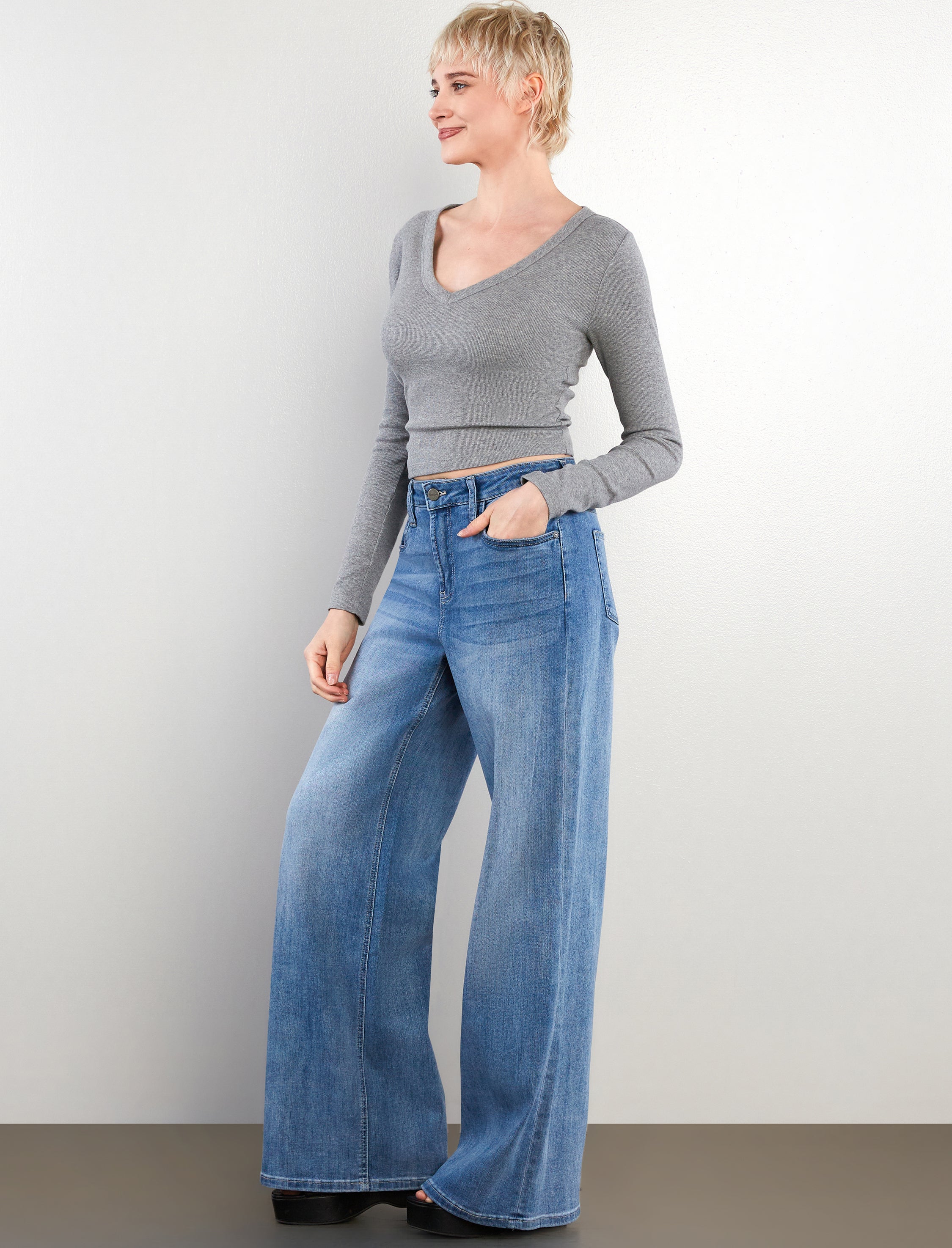 Classic Wide Leg Jeans