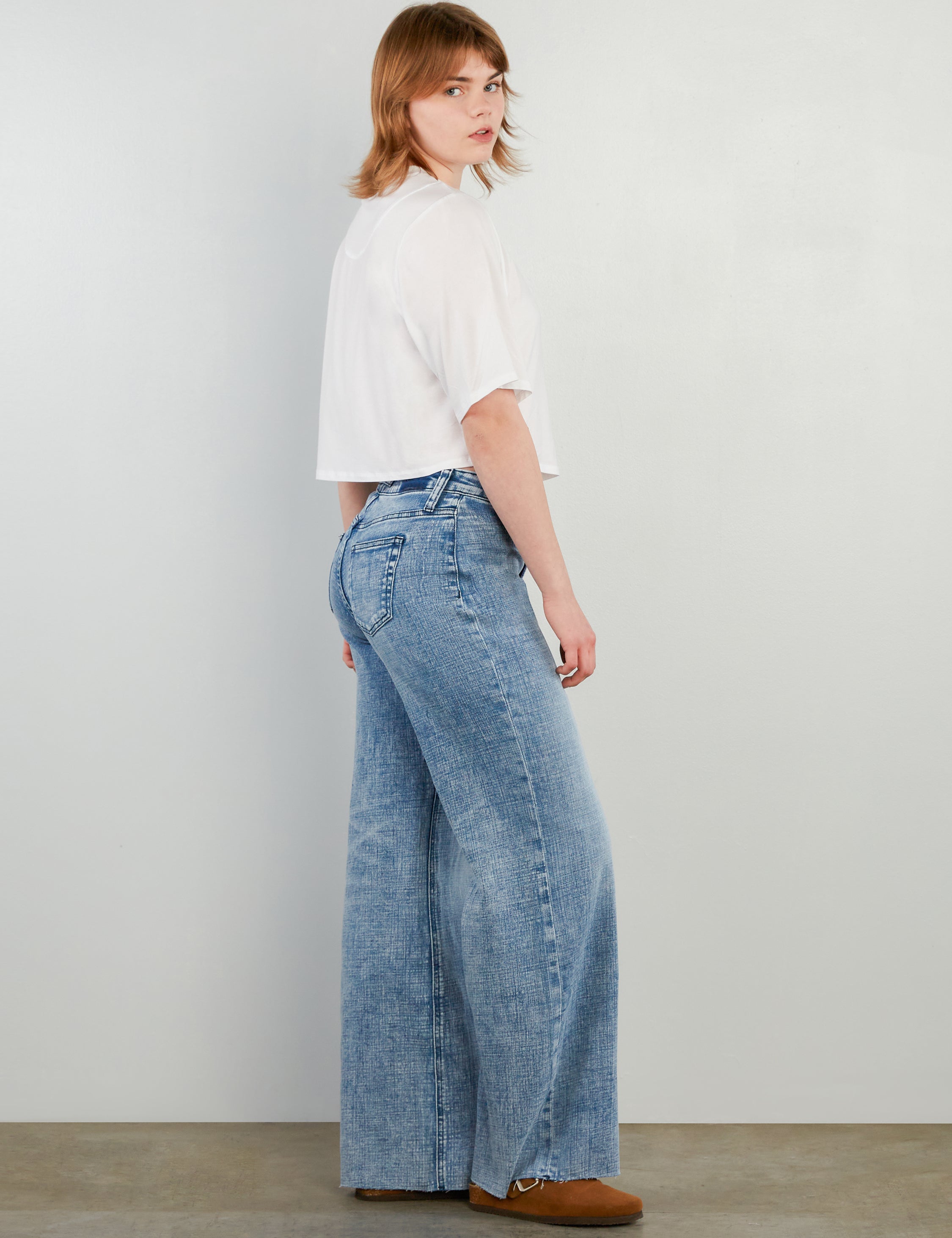 Raw Edge Wide Leg Jeans