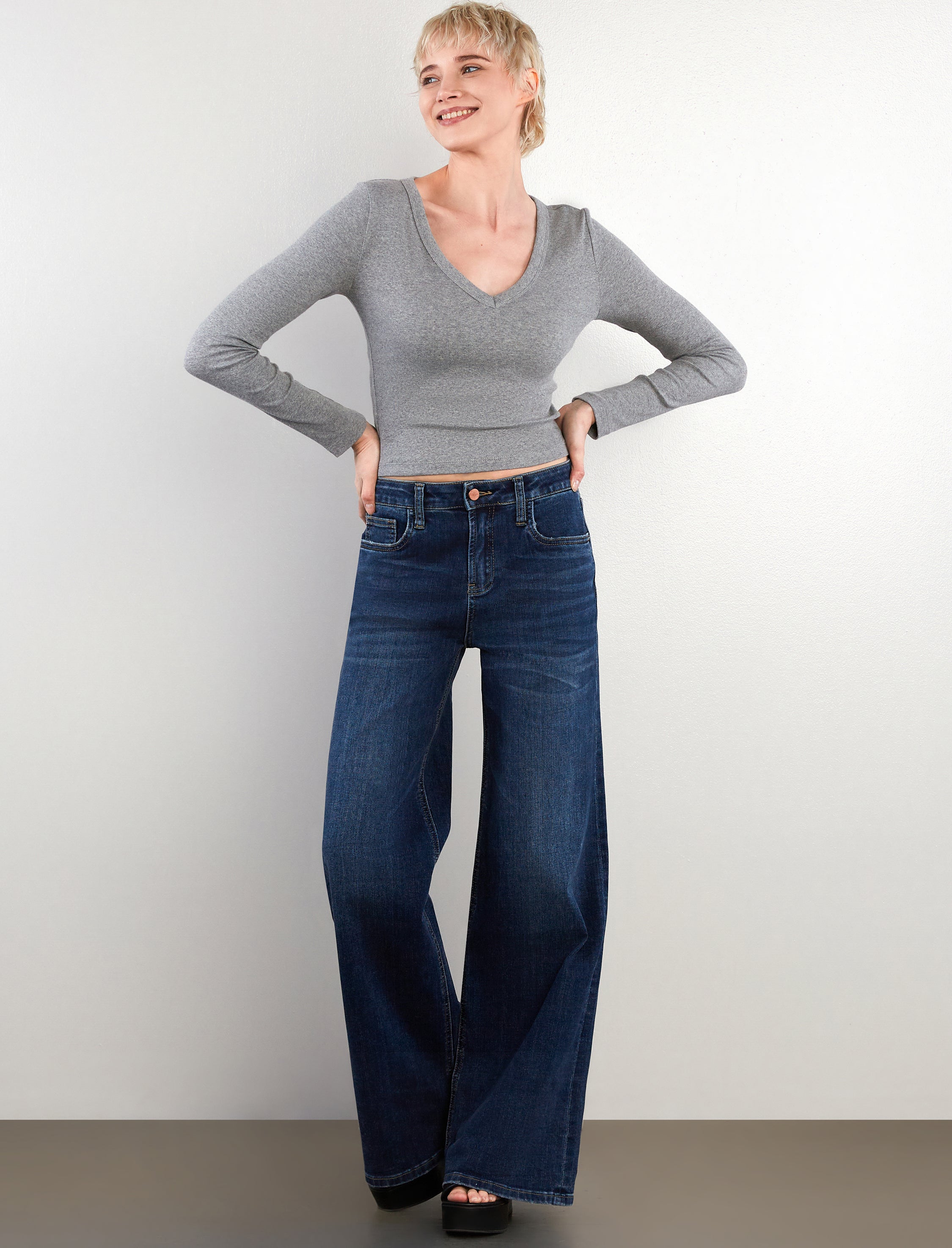 Women's Wide Leg Jeans - Hint of Blu