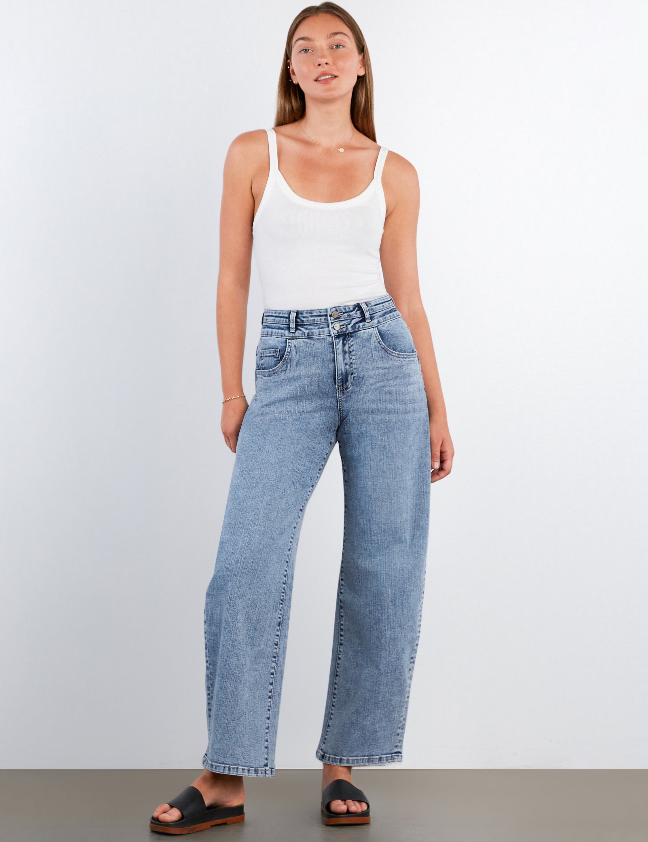 Women's Abigail Straight Jeans - Hint of Blu