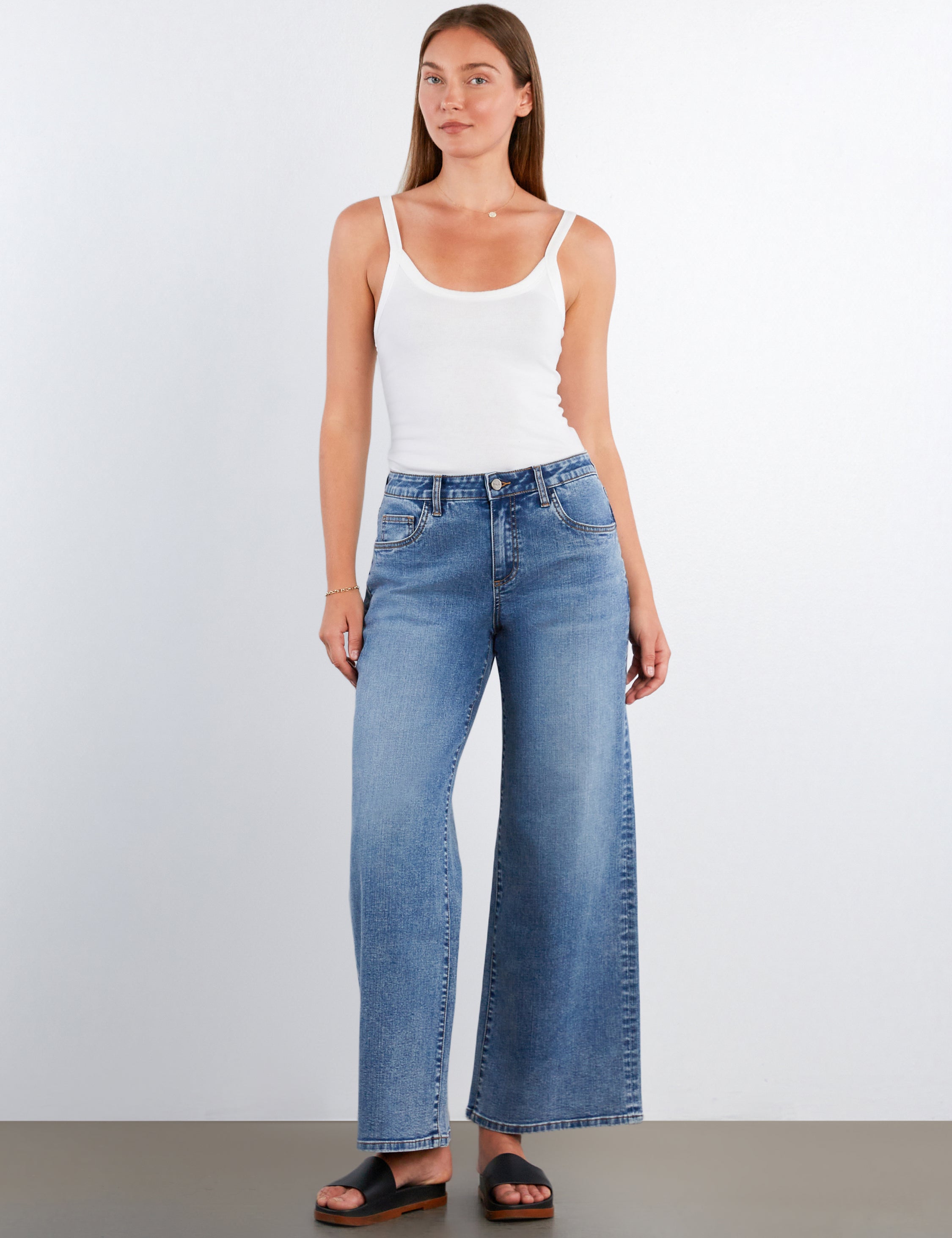 HOB Relaxed Wide-Leg Jeans