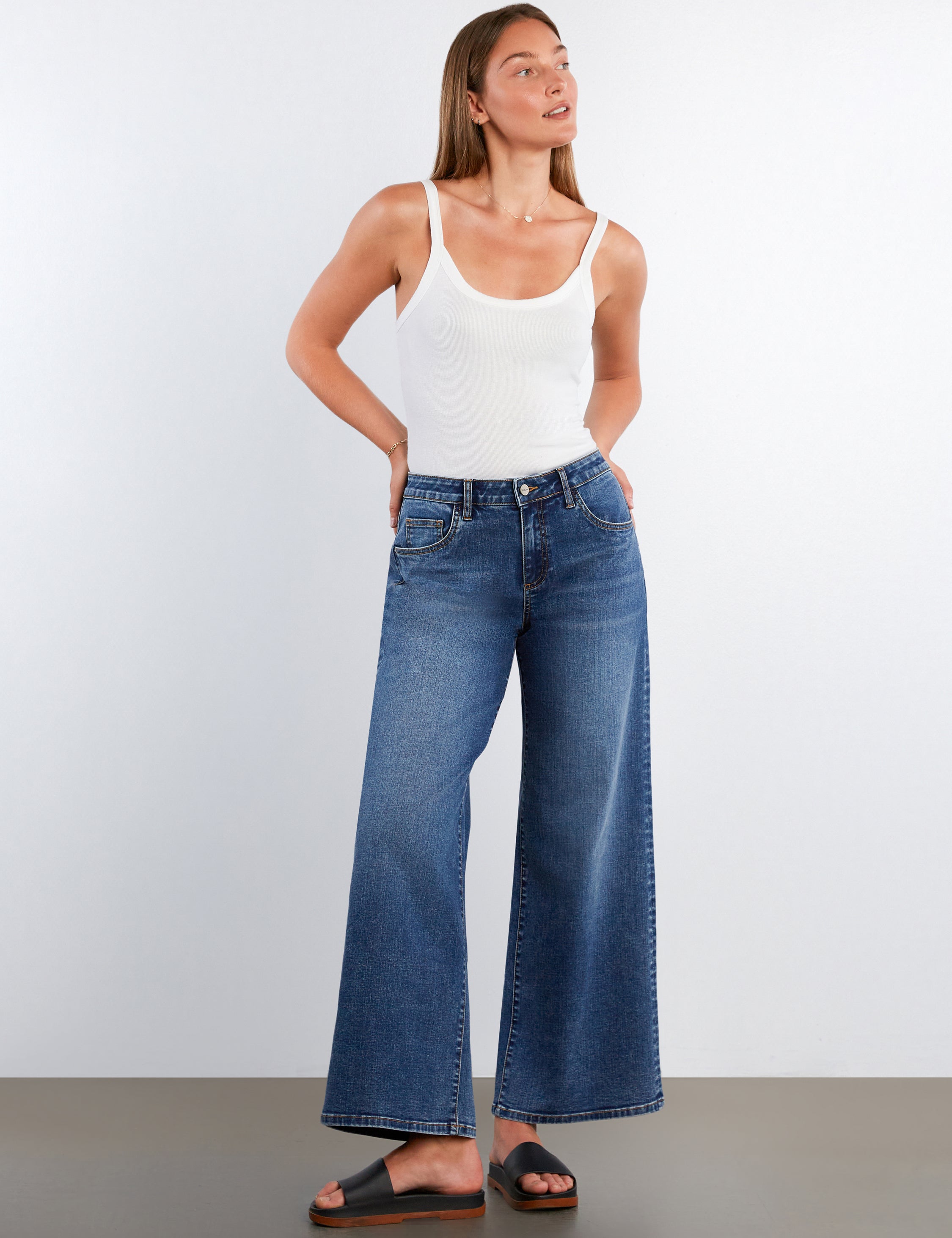 HOB Relaxed Wide-Leg Jeans