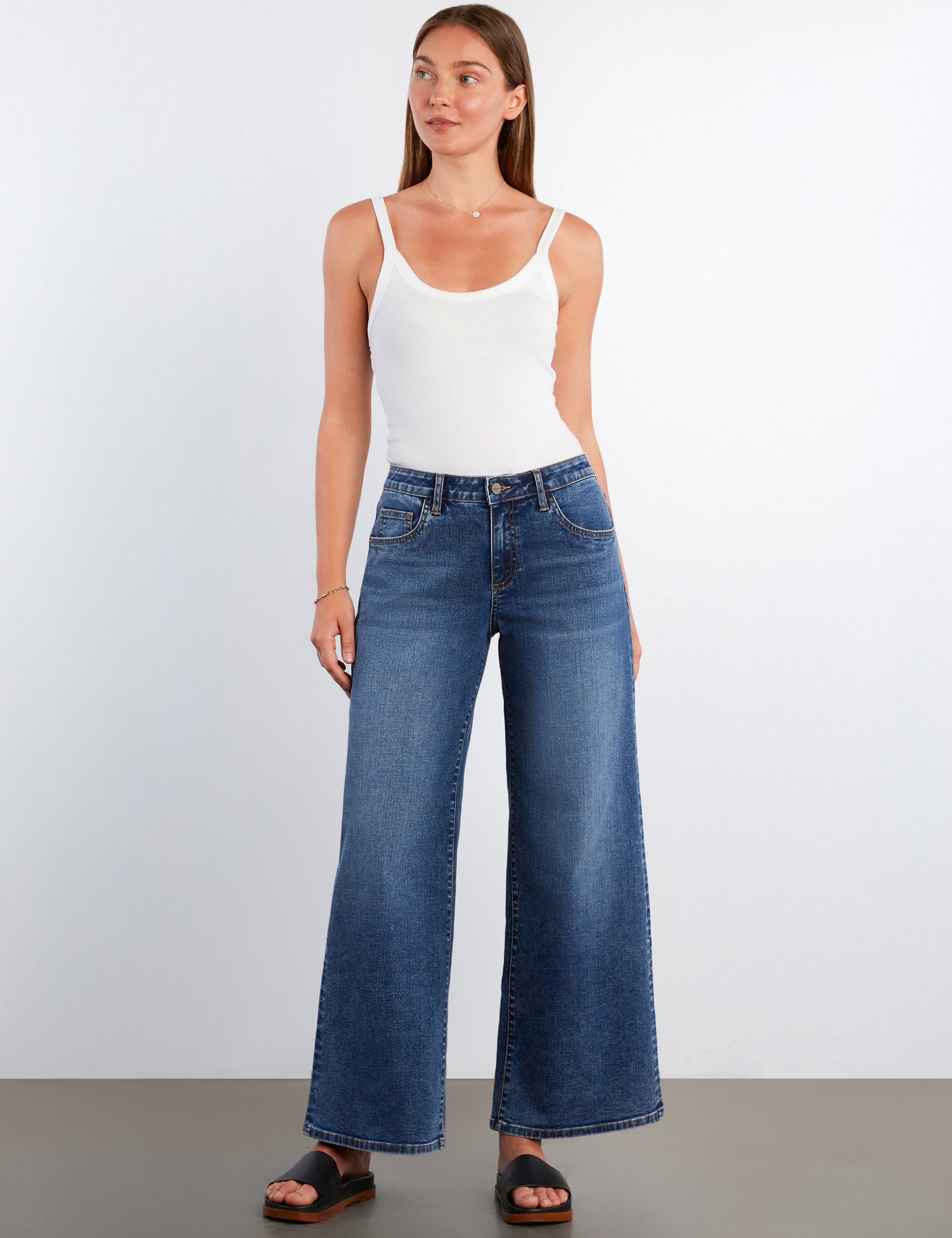 Women's HOB Relaxed Wide-Leg Jeans - Hint of Blu