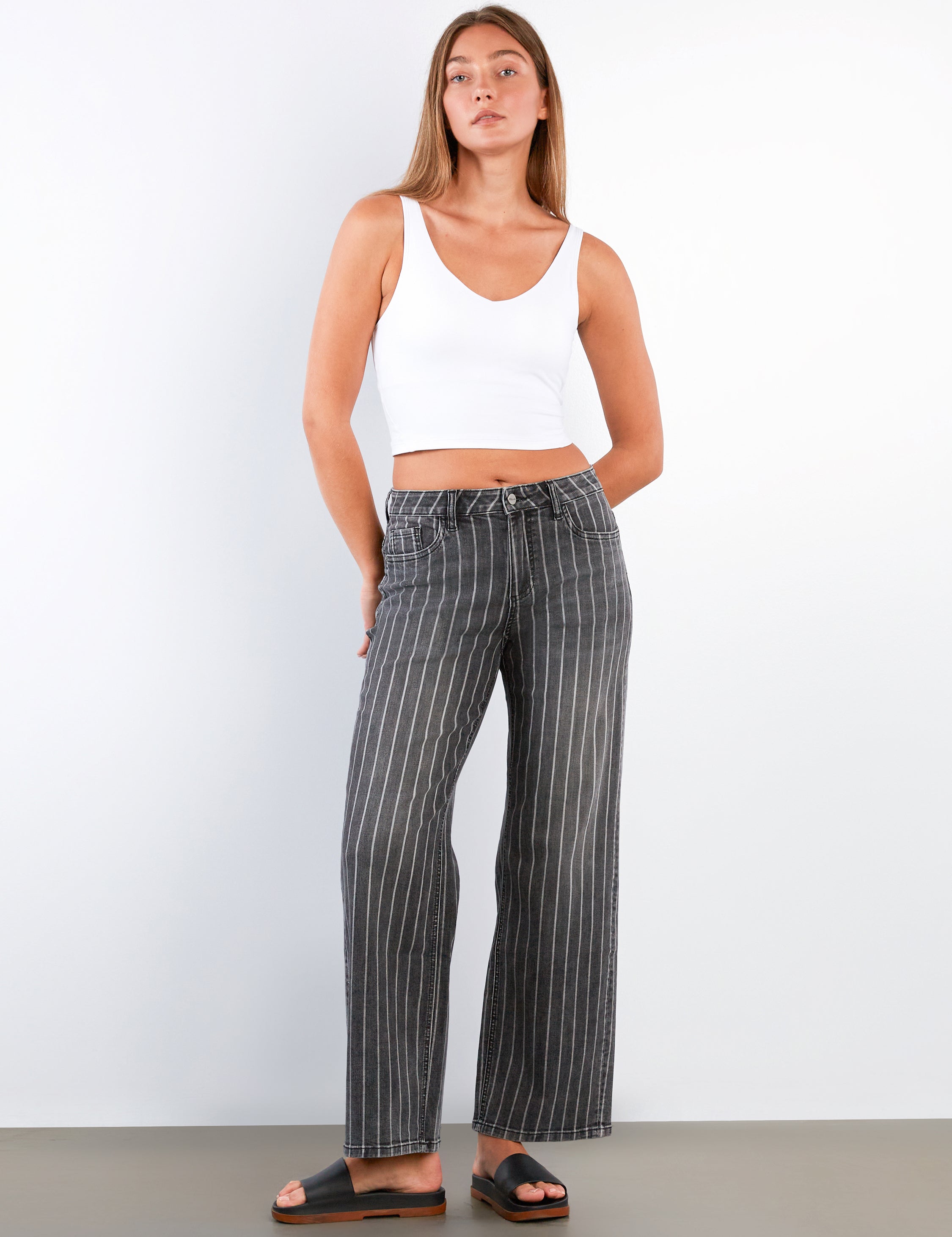 Women's Straight Barreled Jeans - Hint of Blu