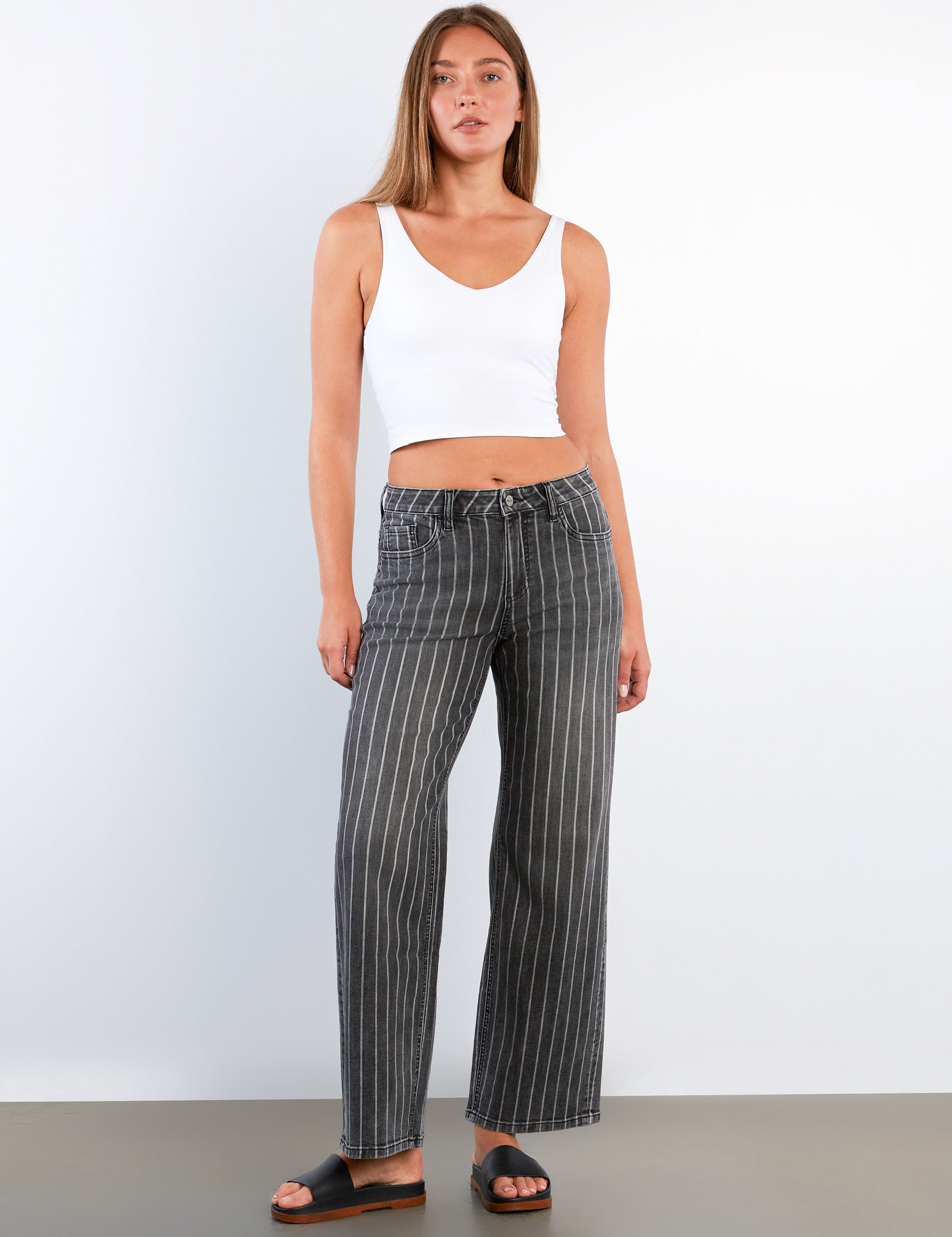 Women's Straight Barreled Jeans - Hint of Blu