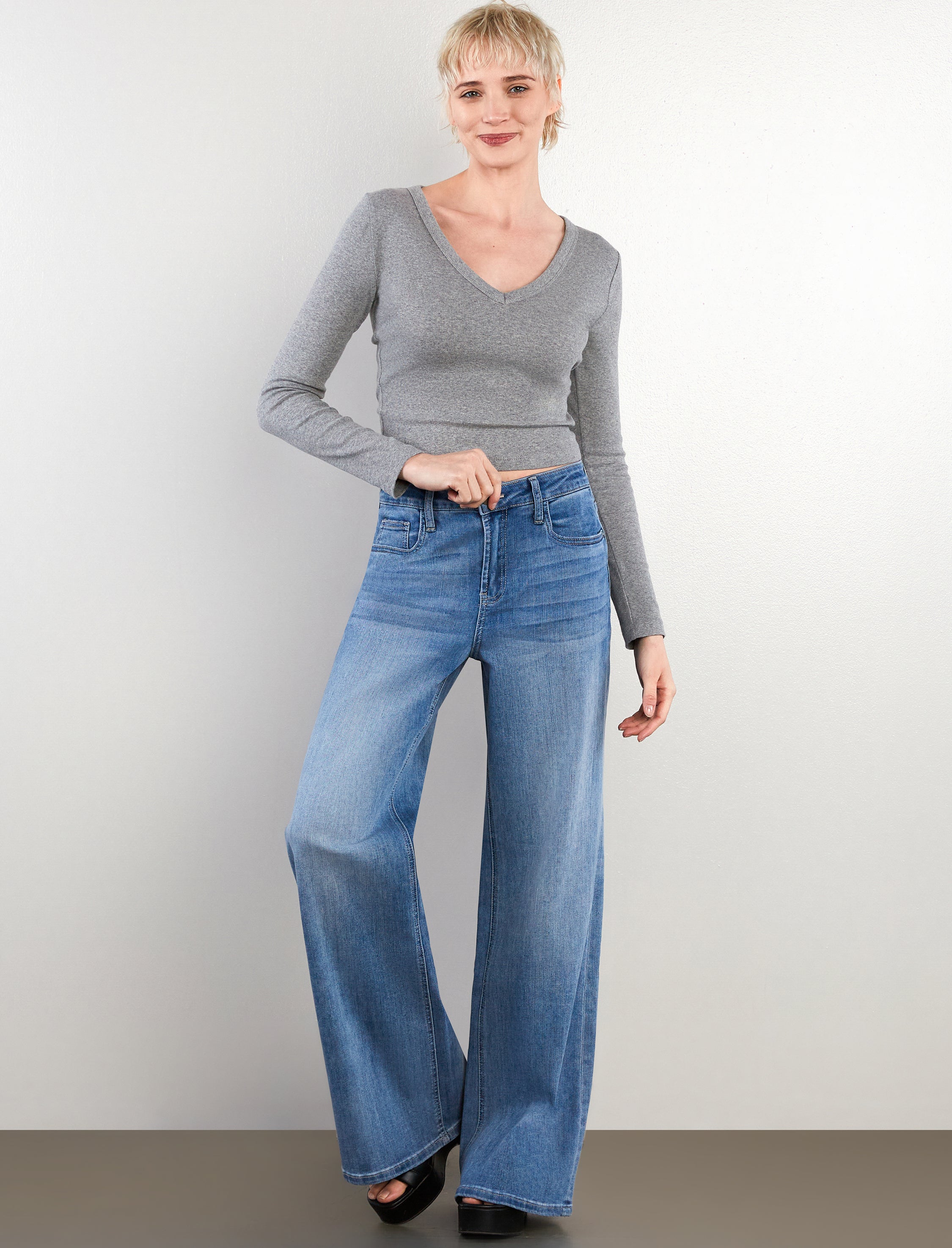 Classic Wide Leg Jeans