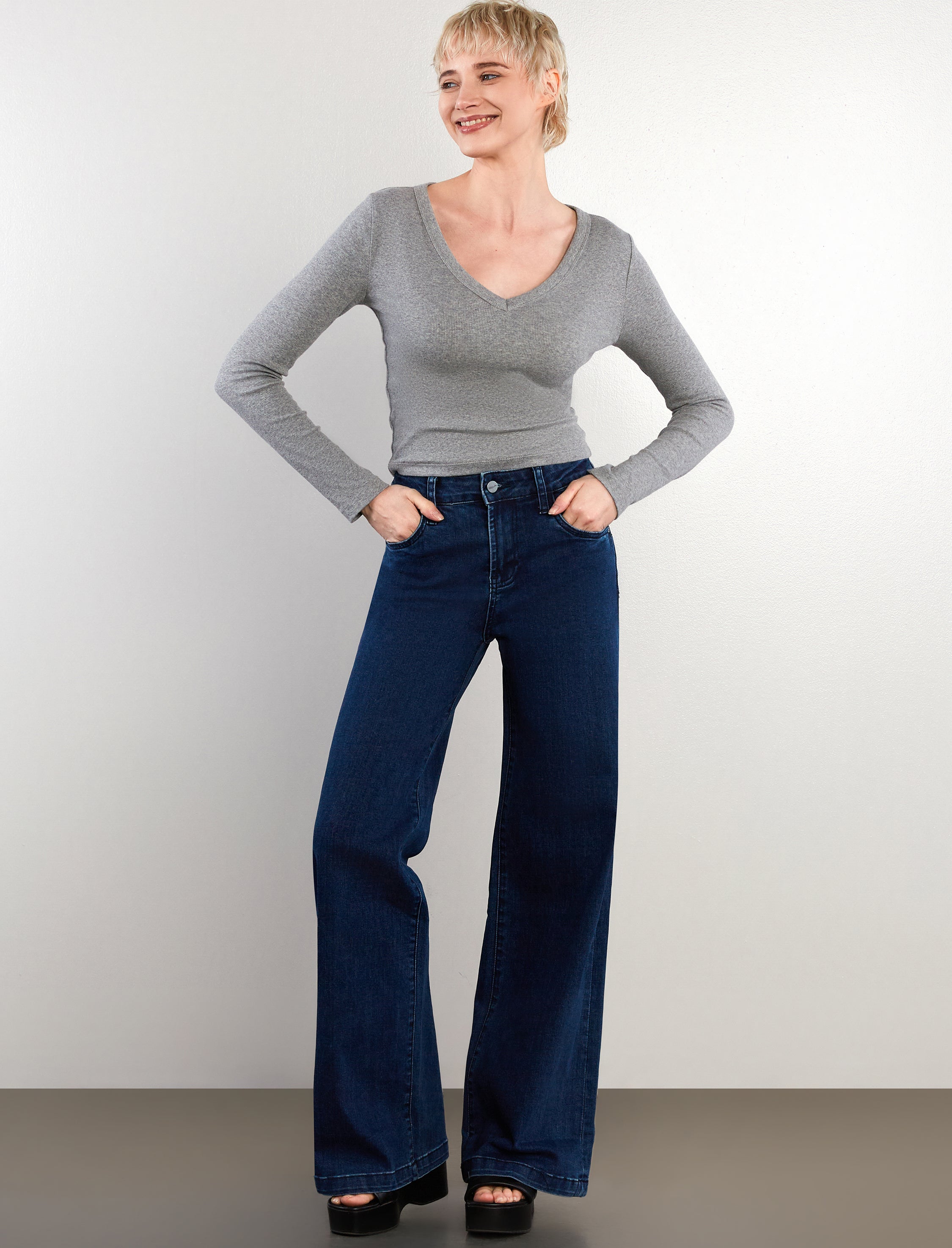 Women's Classic Wide Leg Jeans - Hint of Blu