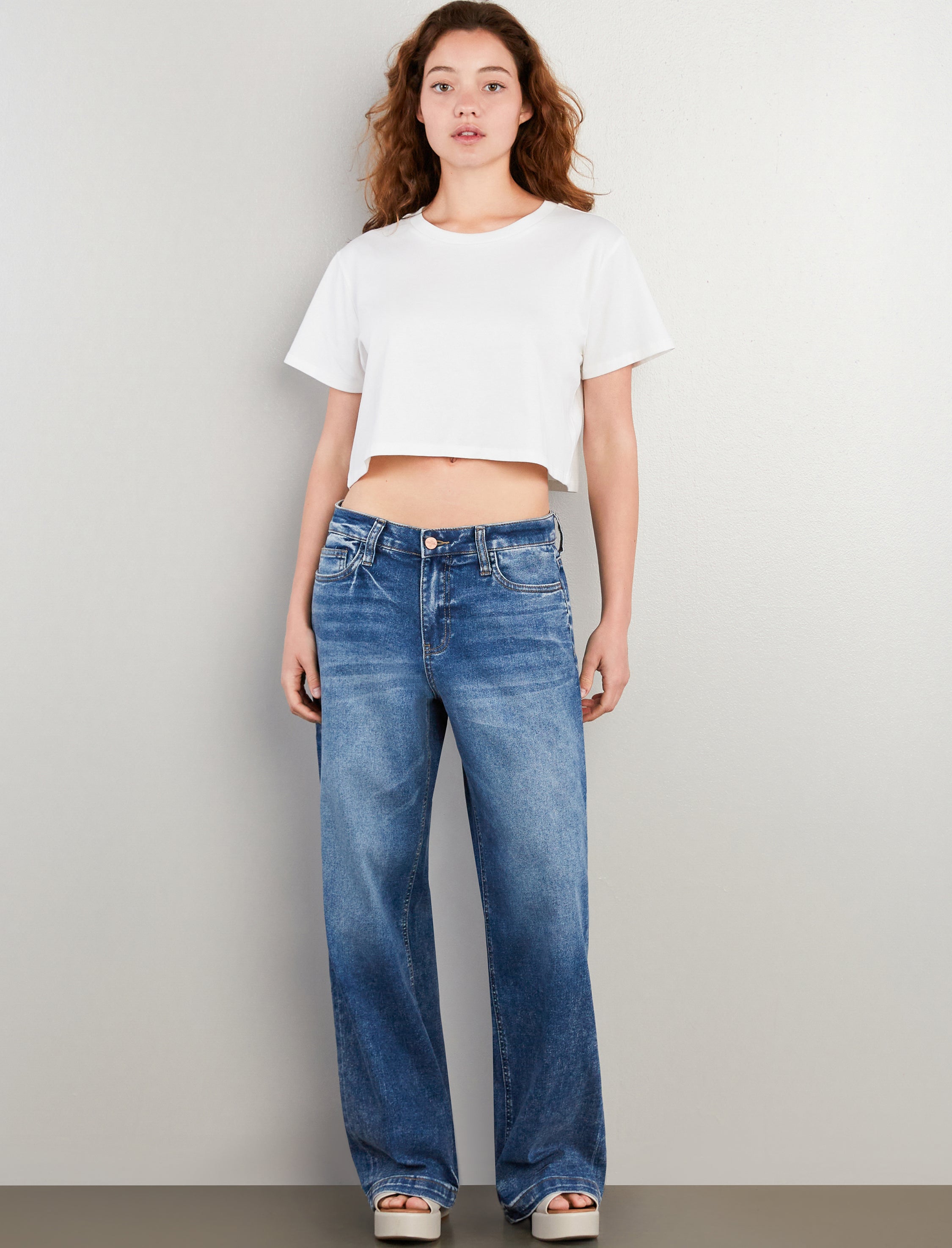Women's Clever High-Rise Straight Jeans - Hint of Blu