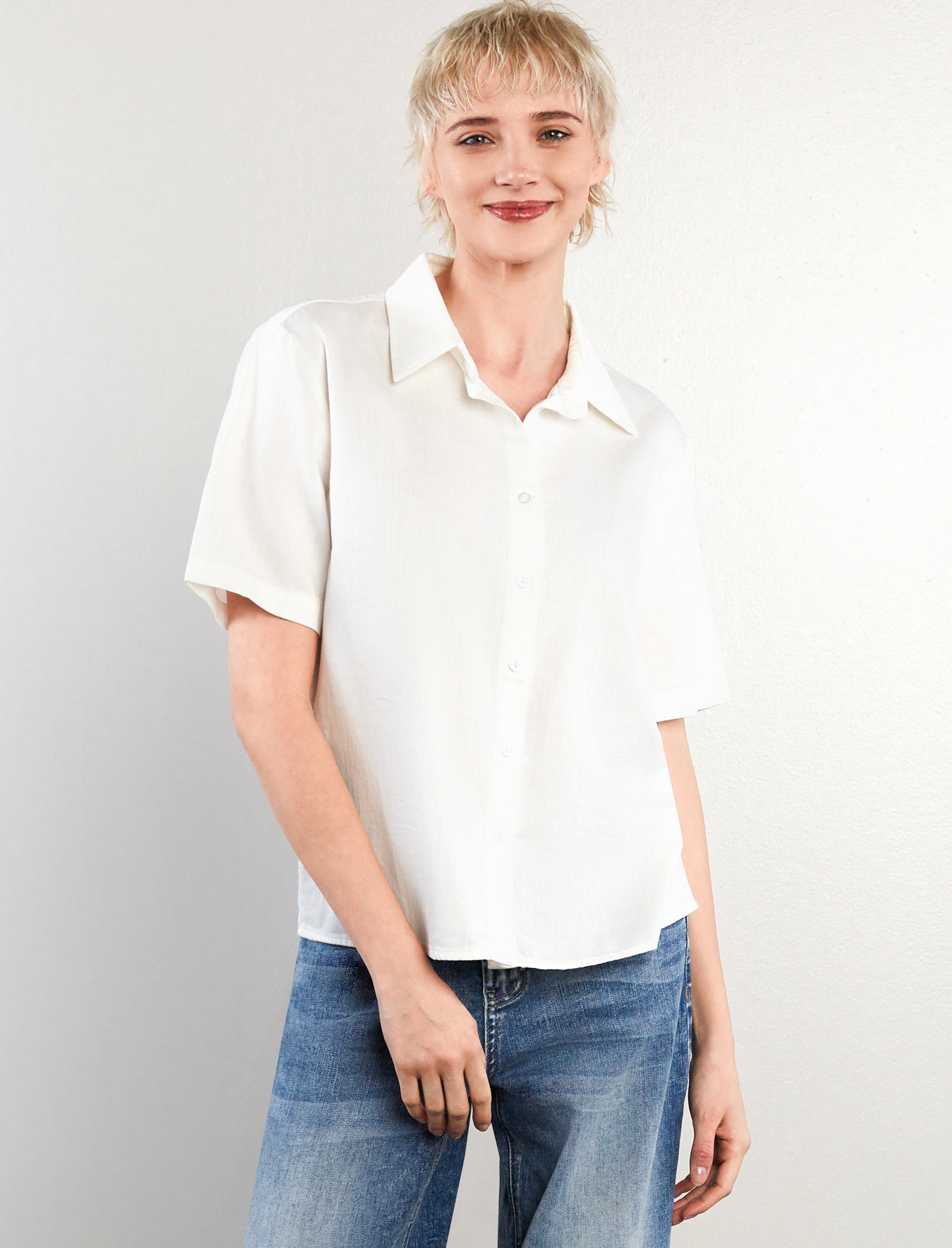 Women's Short-Sleeve Cream Shirt Top - Hint of Blu