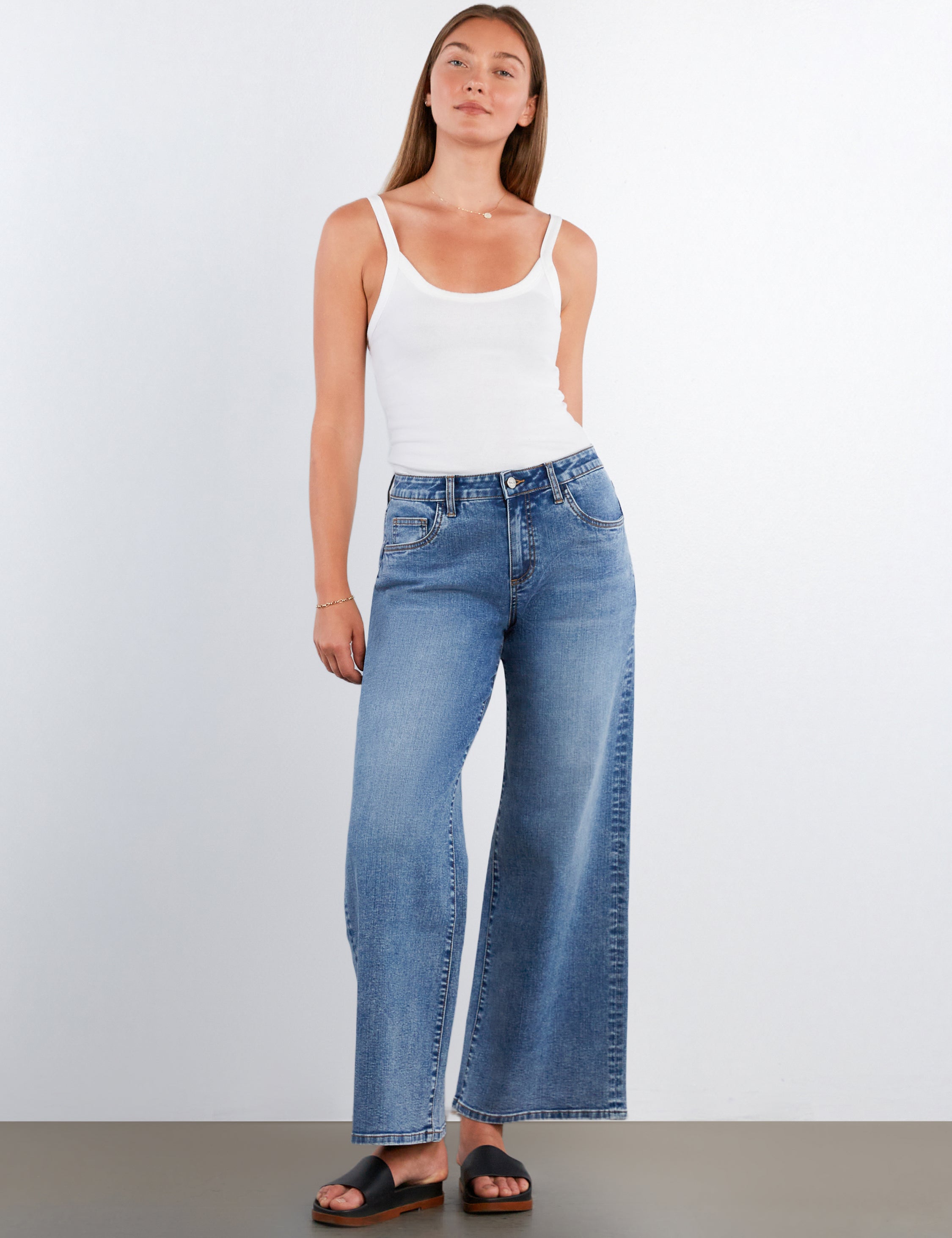 HOB Relaxed Wide-Leg Jeans