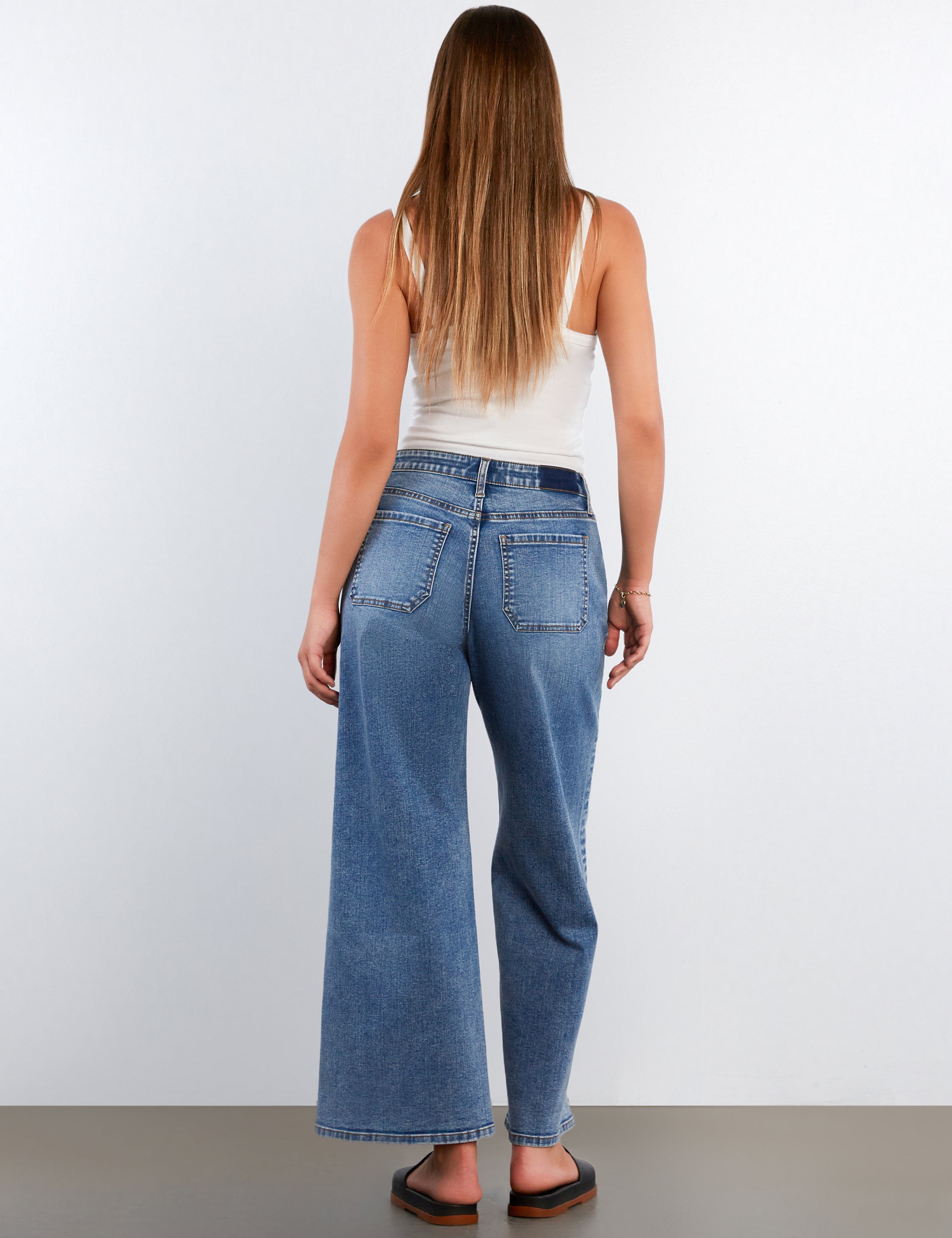 HOB Relaxed Wide-Leg Jeans