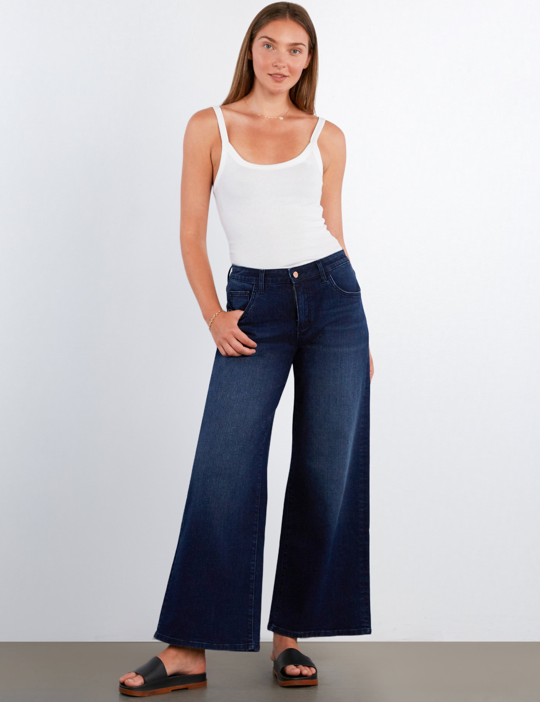 Women's HOB Relaxed Wide-Leg Jeans - Hint of Blu