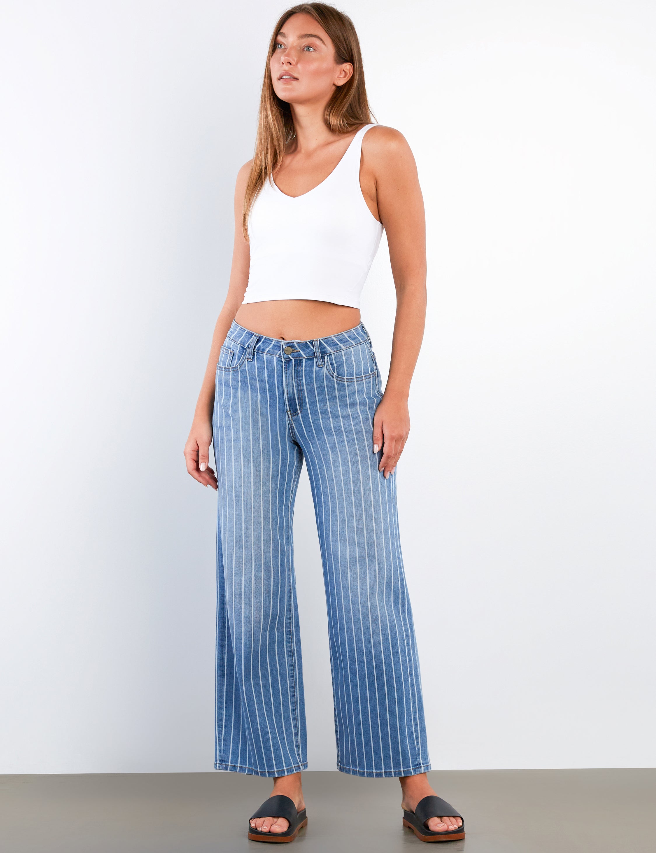 Women's Straight Barreled Jeans - Hint of Blu