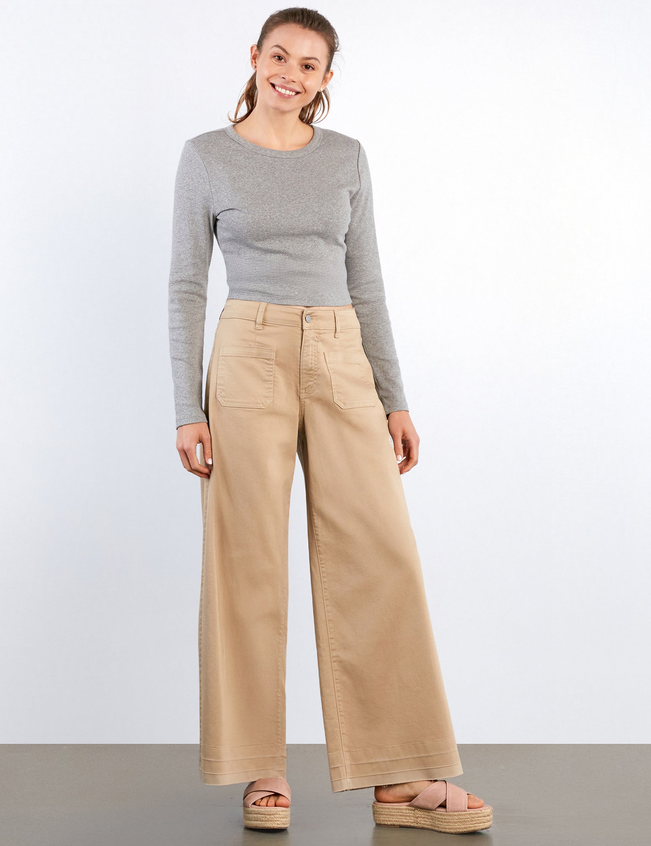 Women's Wide-Leg Patch Pocket Beige Jeans - Hint of Blu
