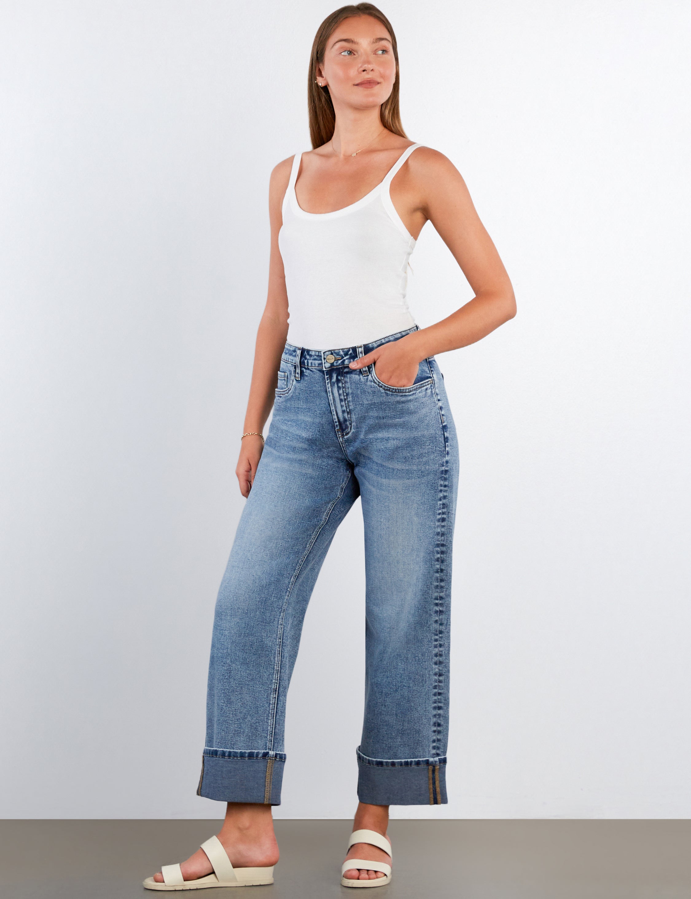 Relaxed Cuffed Lover Jeans