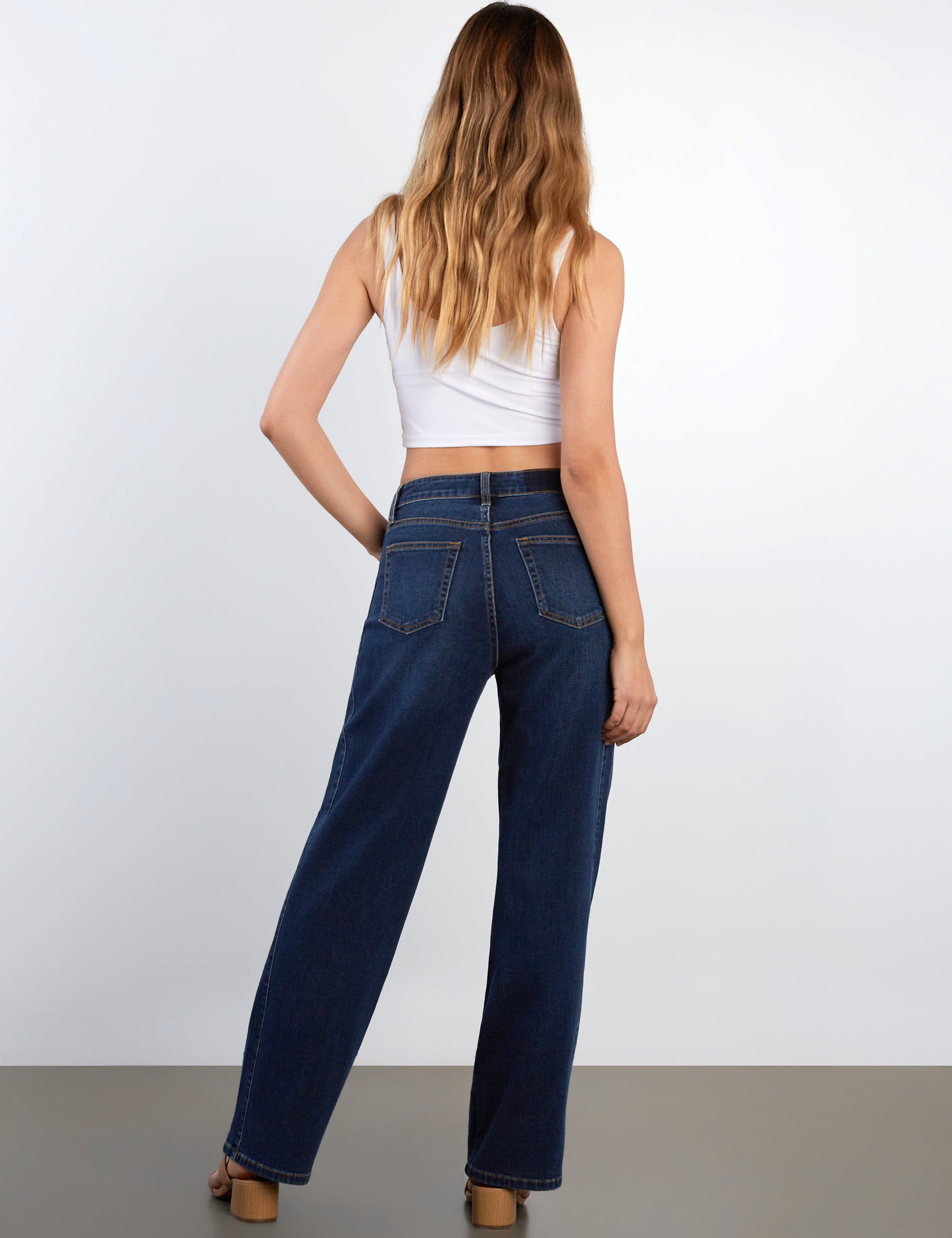 Mono Wide-Leg Barrel Jeans