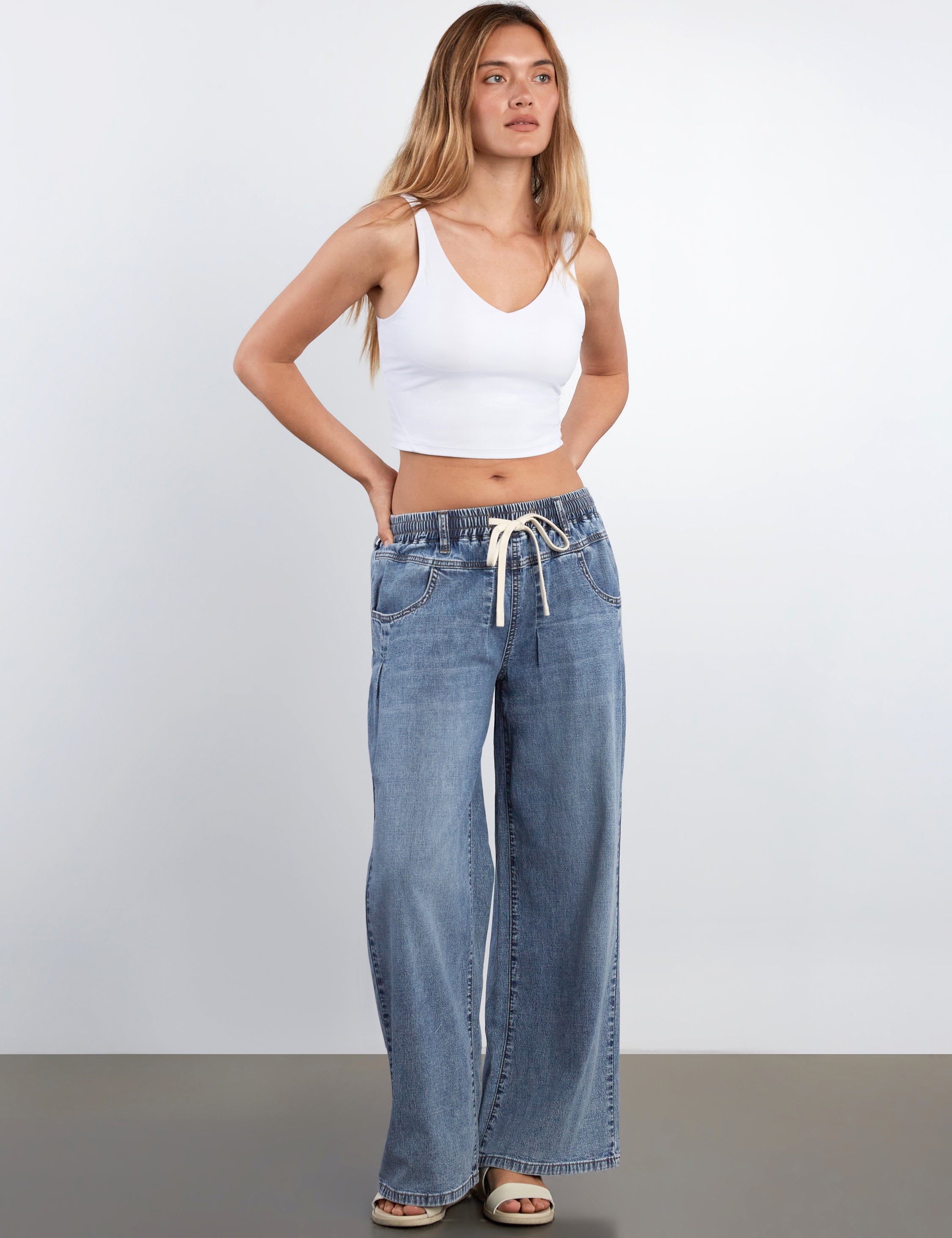 Smooth Wide-Leg Pants