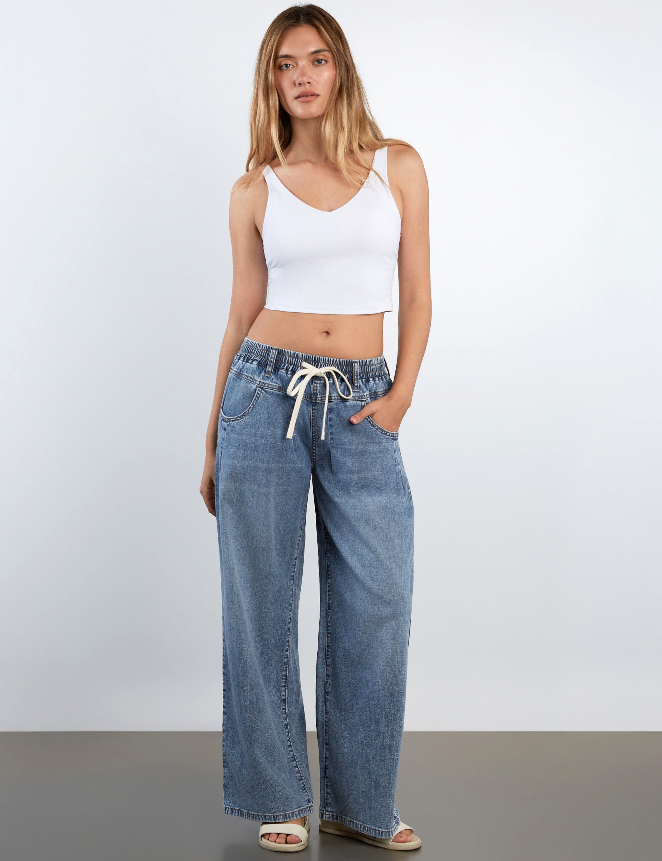 Smooth Wide-Leg Pants
