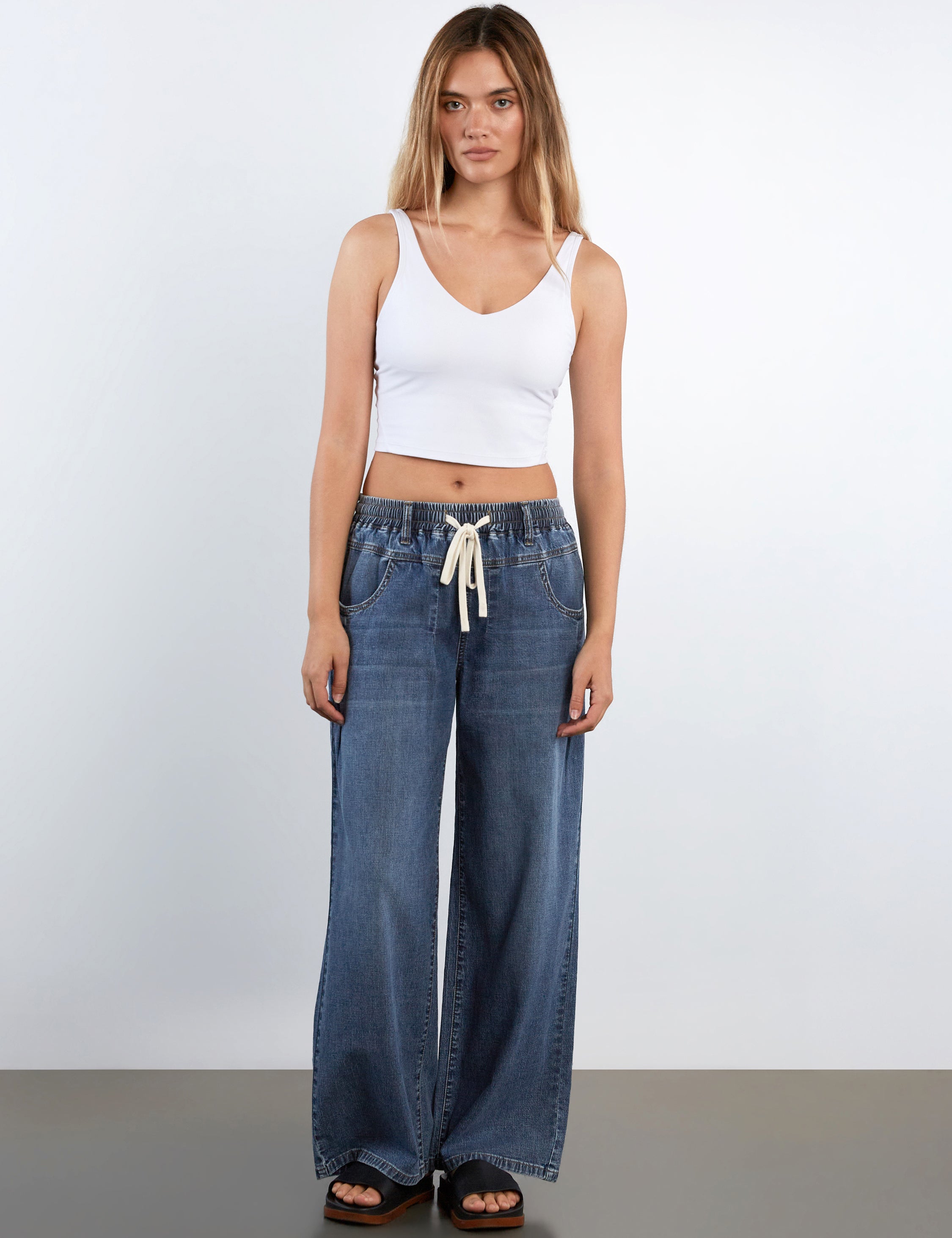 Smooth Wide-Leg Pants