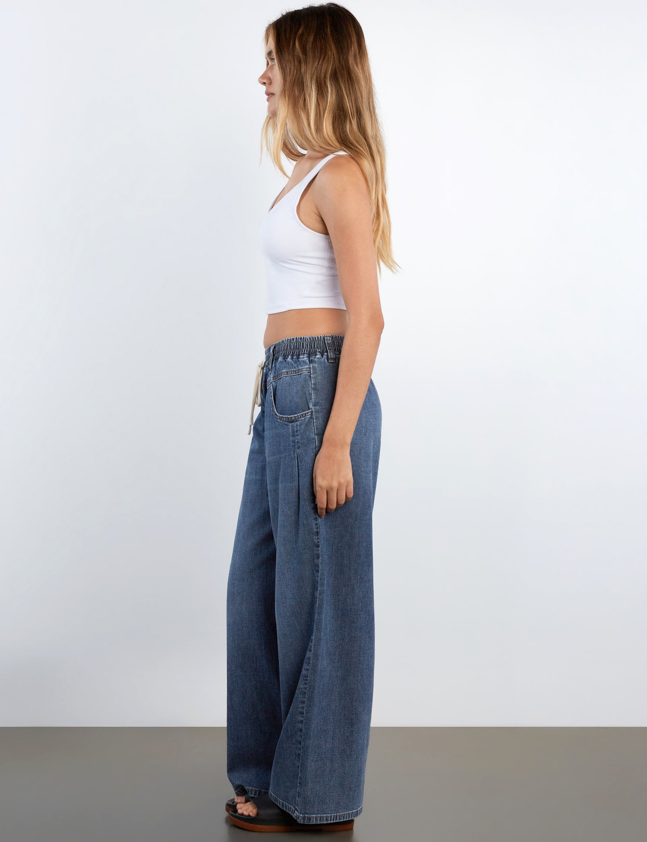 Smooth Wide-Leg Pants